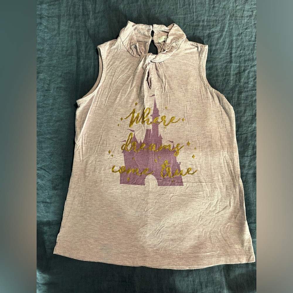 Disney‎ Parks Authentic shirt size XS